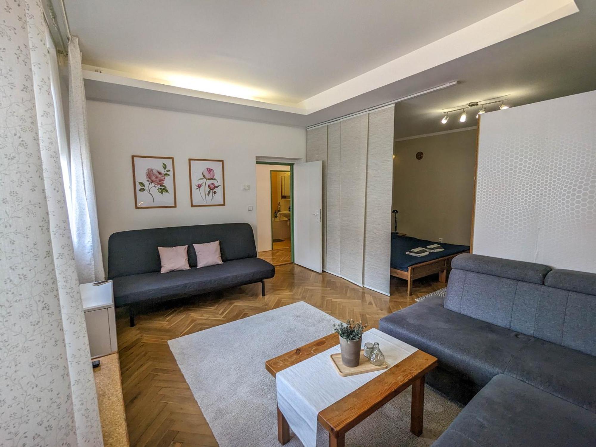 Apartman Pod Valdickou Branou ยีชิน ภายนอก รูปภาพ