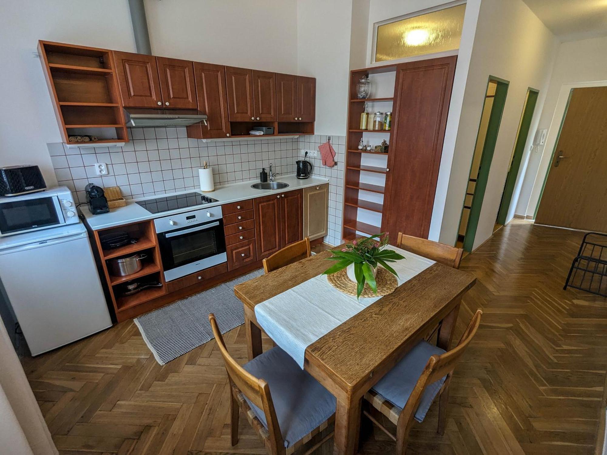 Apartman Pod Valdickou Branou ยีชิน ภายนอก รูปภาพ